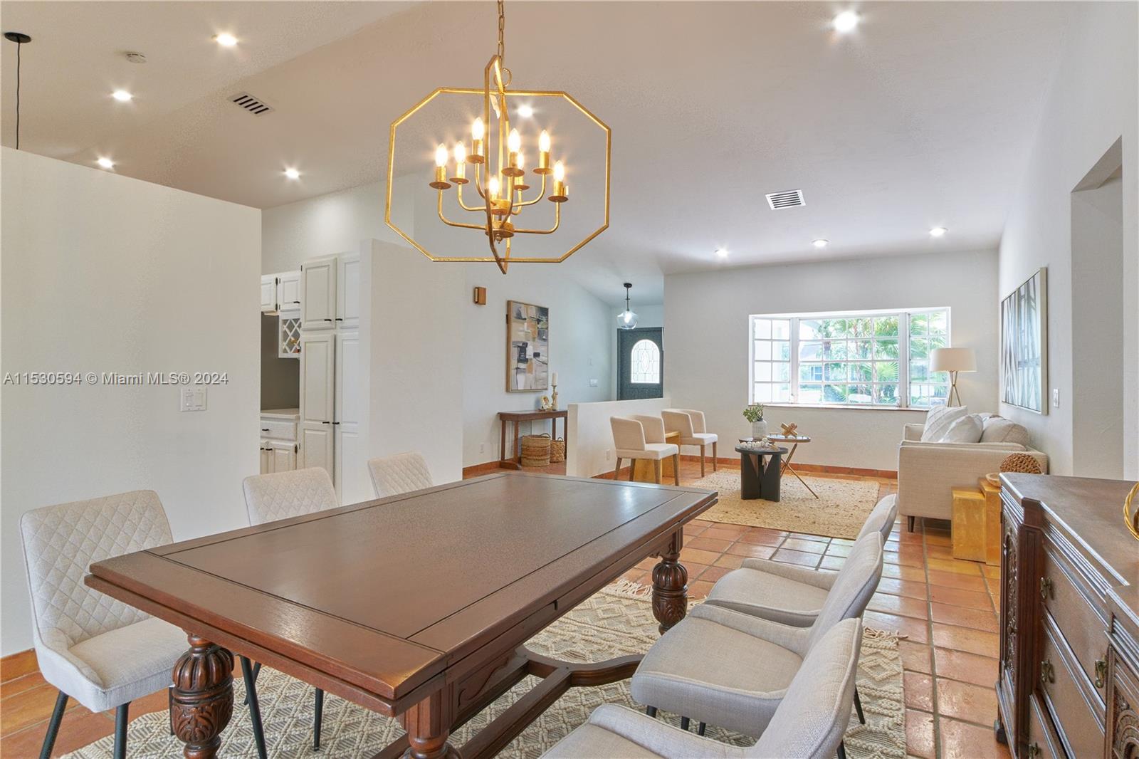 5131 201st Ter, Southwest Ranches, FL, 33332 United States, 6 Bedrooms Bedrooms, ,3 BathroomsBathrooms,Residential,For Sale,201st Ter,A11530594