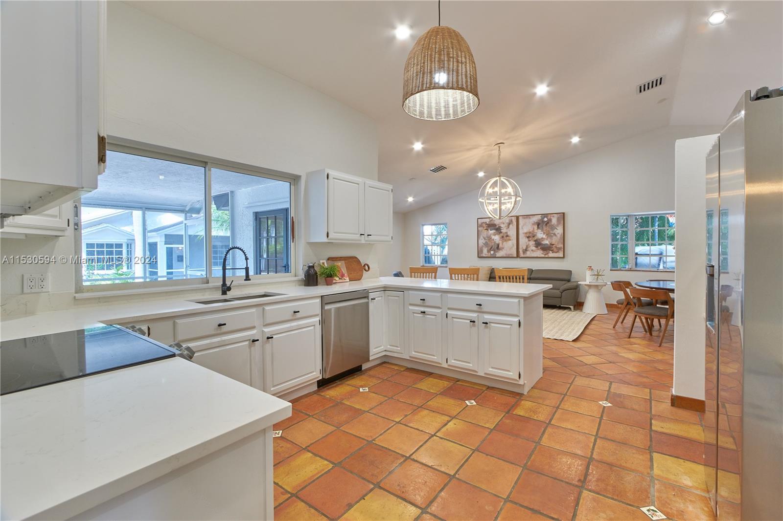 5131 201st Ter, Southwest Ranches, FL, 33332 United States, 6 Bedrooms Bedrooms, ,3 BathroomsBathrooms,Residential,For Sale,201st Ter,A11530594