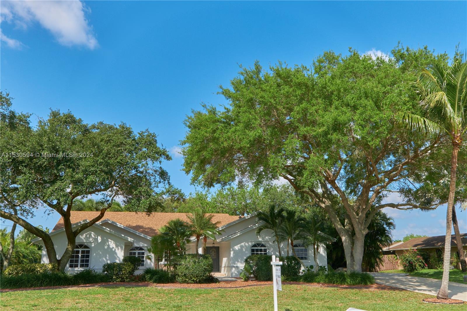 5131 201st Ter, Southwest Ranches, FL, 33332 United States, 6 Bedrooms Bedrooms, ,3 BathroomsBathrooms,Residential,For Sale,201st Ter,A11530594