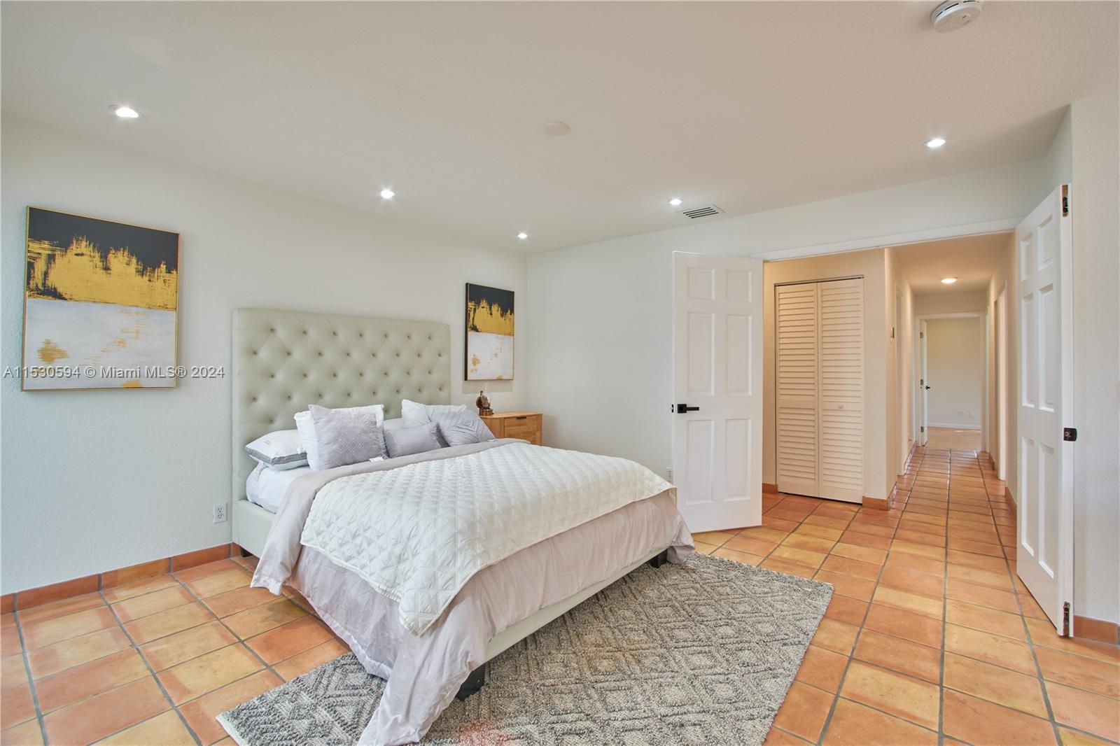 5131 201st Ter, Southwest Ranches, FL, 33332 United States, 6 Bedrooms Bedrooms, ,3 BathroomsBathrooms,Residential,For Sale,201st Ter,A11530594