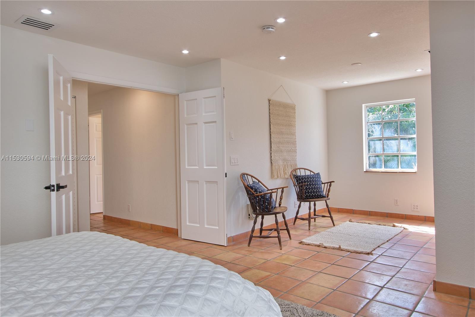 5131 201st Ter, Southwest Ranches, FL, 33332 United States, 6 Bedrooms Bedrooms, ,3 BathroomsBathrooms,Residential,For Sale,201st Ter,A11530594