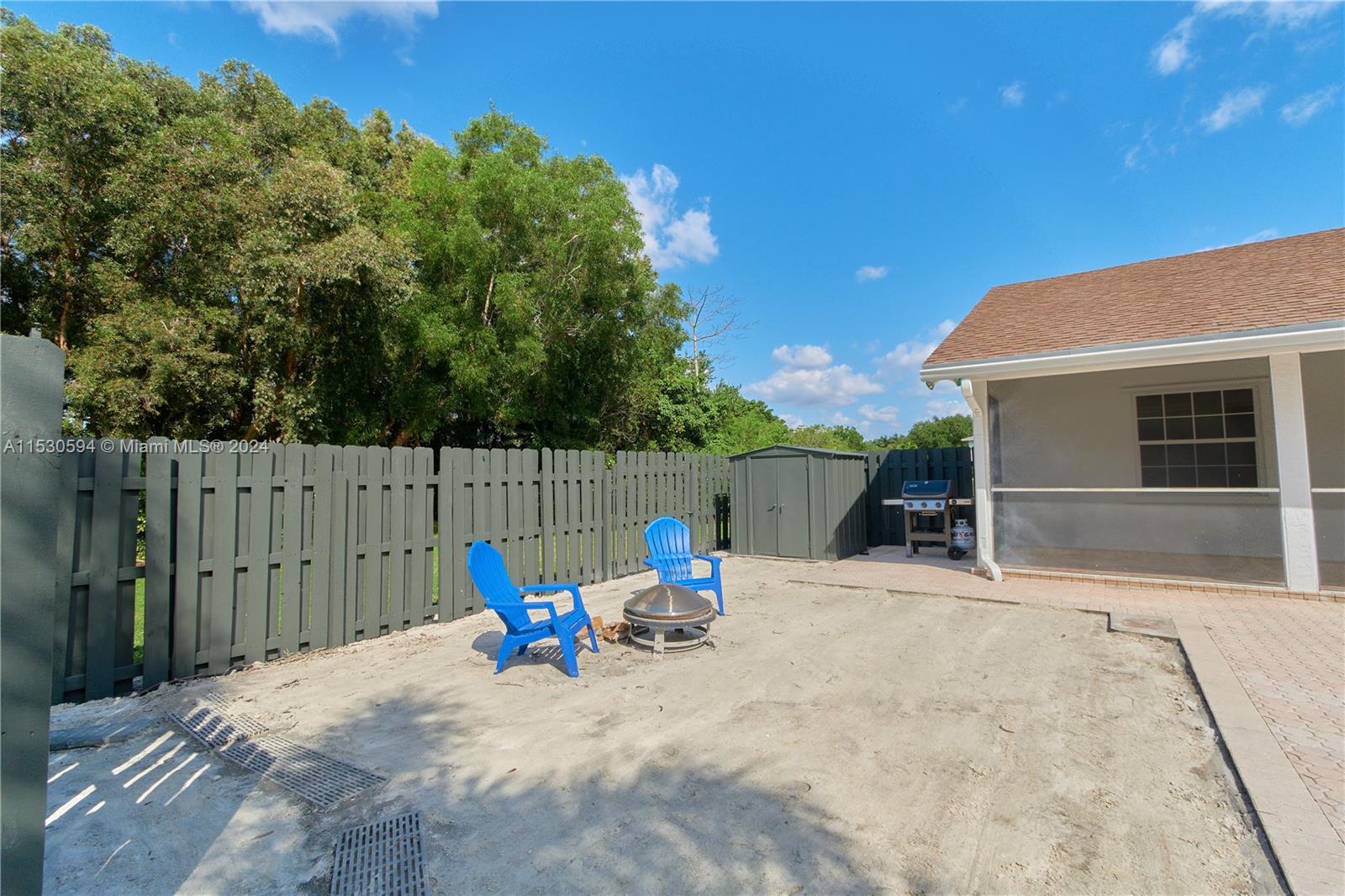 5131 201st Ter, Southwest Ranches, FL, 33332 United States, 6 Bedrooms Bedrooms, ,3 BathroomsBathrooms,Residential,For Sale,201st Ter,A11530594