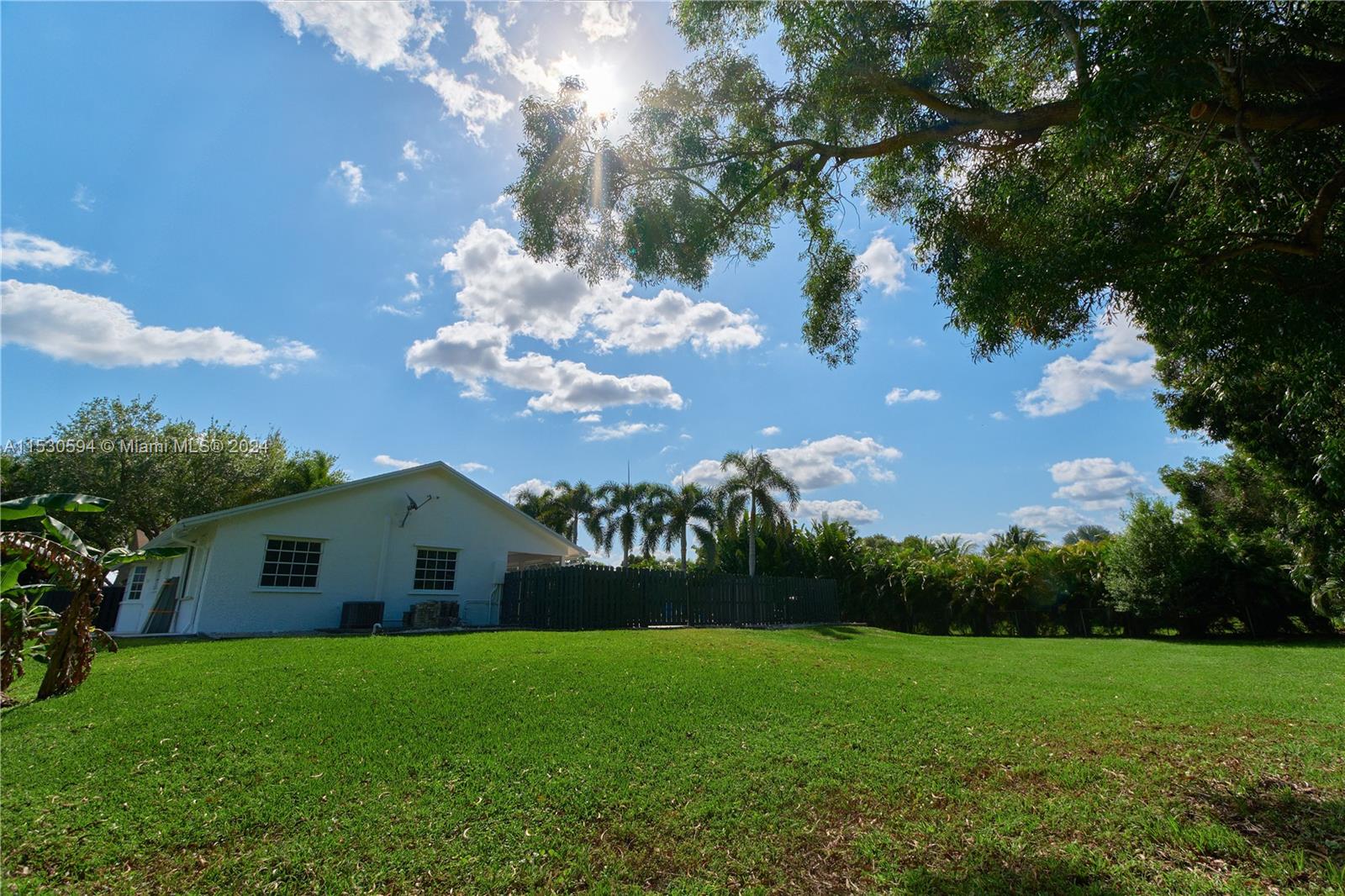 5131 201st Ter, Southwest Ranches, FL, 33332 United States, 6 Bedrooms Bedrooms, ,3 BathroomsBathrooms,Residential,For Sale,201st Ter,A11530594