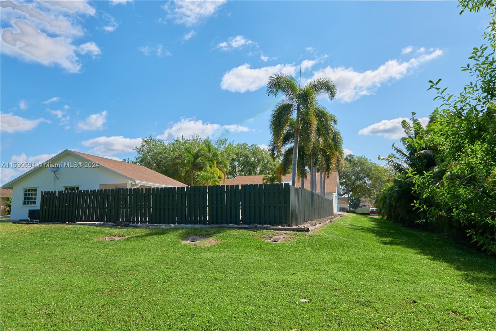 5131 201st Ter, Southwest Ranches, FL, 33332 United States, 6 Bedrooms Bedrooms, ,3 BathroomsBathrooms,Residential,For Sale,201st Ter,A11530594