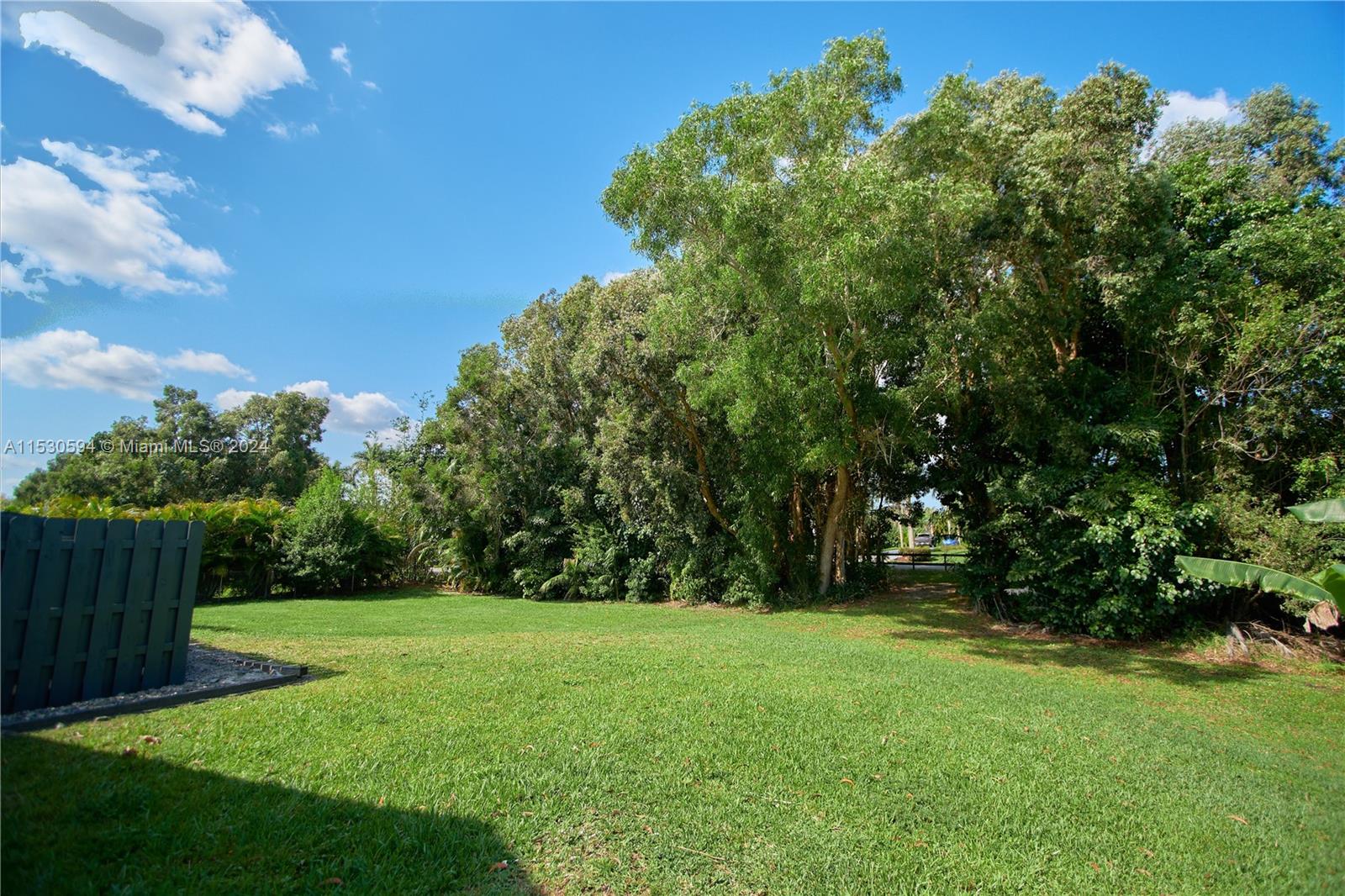5131 201st Ter, Southwest Ranches, FL, 33332 United States, 6 Bedrooms Bedrooms, ,3 BathroomsBathrooms,Residential,For Sale,201st Ter,A11530594
