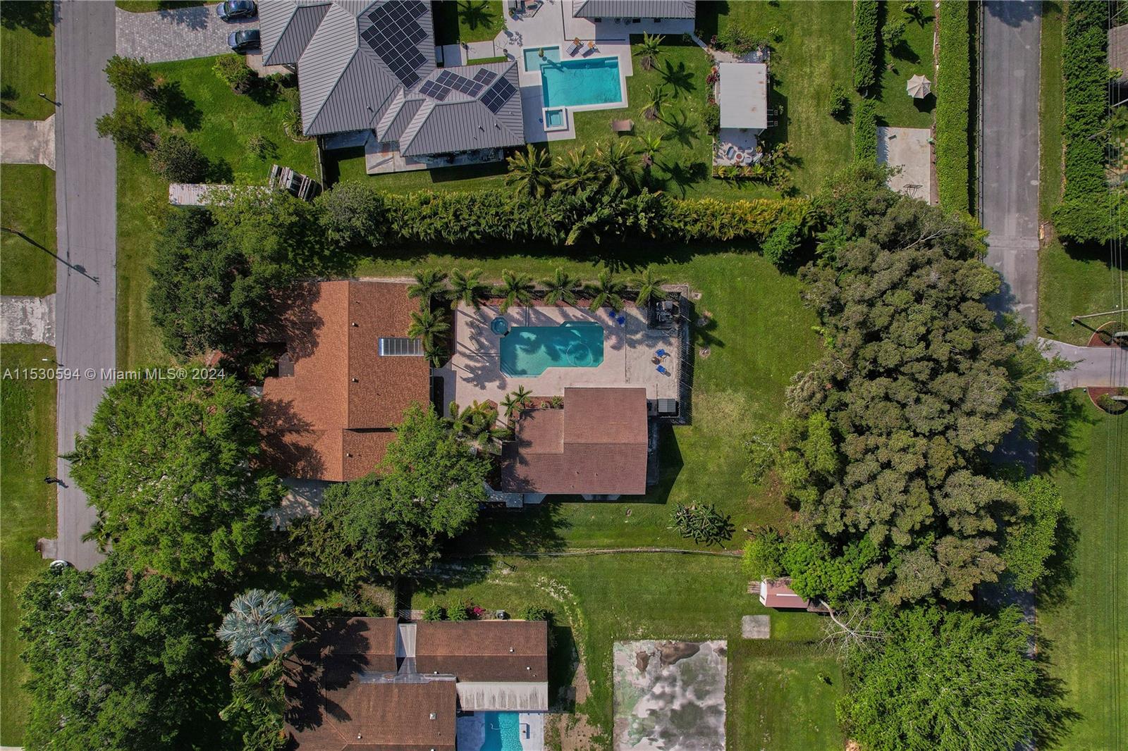 5131 201st Ter, Southwest Ranches, FL, 33332 United States, 6 Bedrooms Bedrooms, ,3 BathroomsBathrooms,Residential,For Sale,201st Ter,A11530594