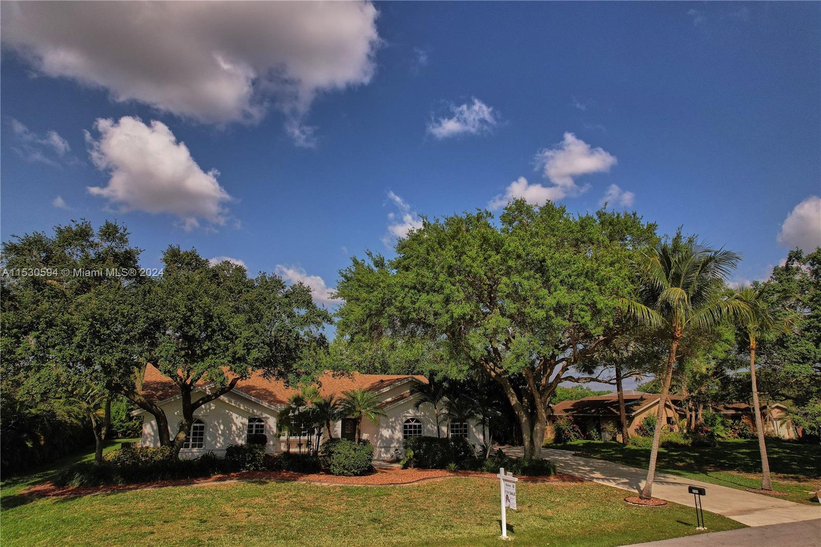 5131 201st Ter, Southwest Ranches, FL, 33332 United States, 6 Bedrooms Bedrooms, ,3 BathroomsBathrooms,Residential,For Sale,201st Ter,A11530594