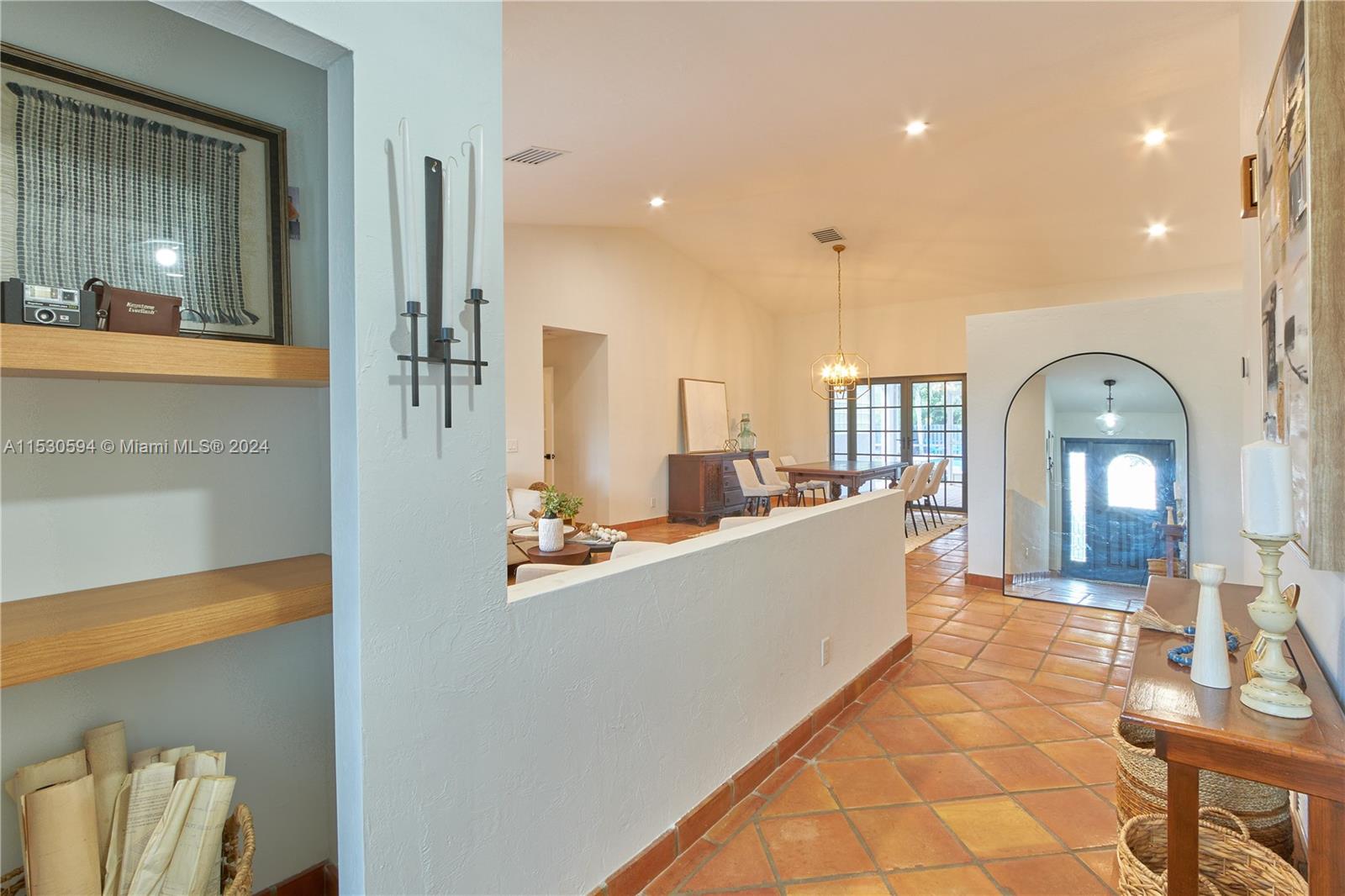 5131 201st Ter, Southwest Ranches, FL, 33332 United States, 6 Bedrooms Bedrooms, ,3 BathroomsBathrooms,Residential,For Sale,201st Ter,A11530594