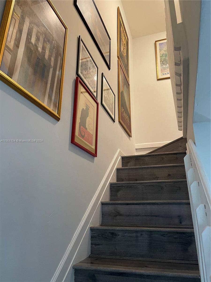 Piano finish stairs