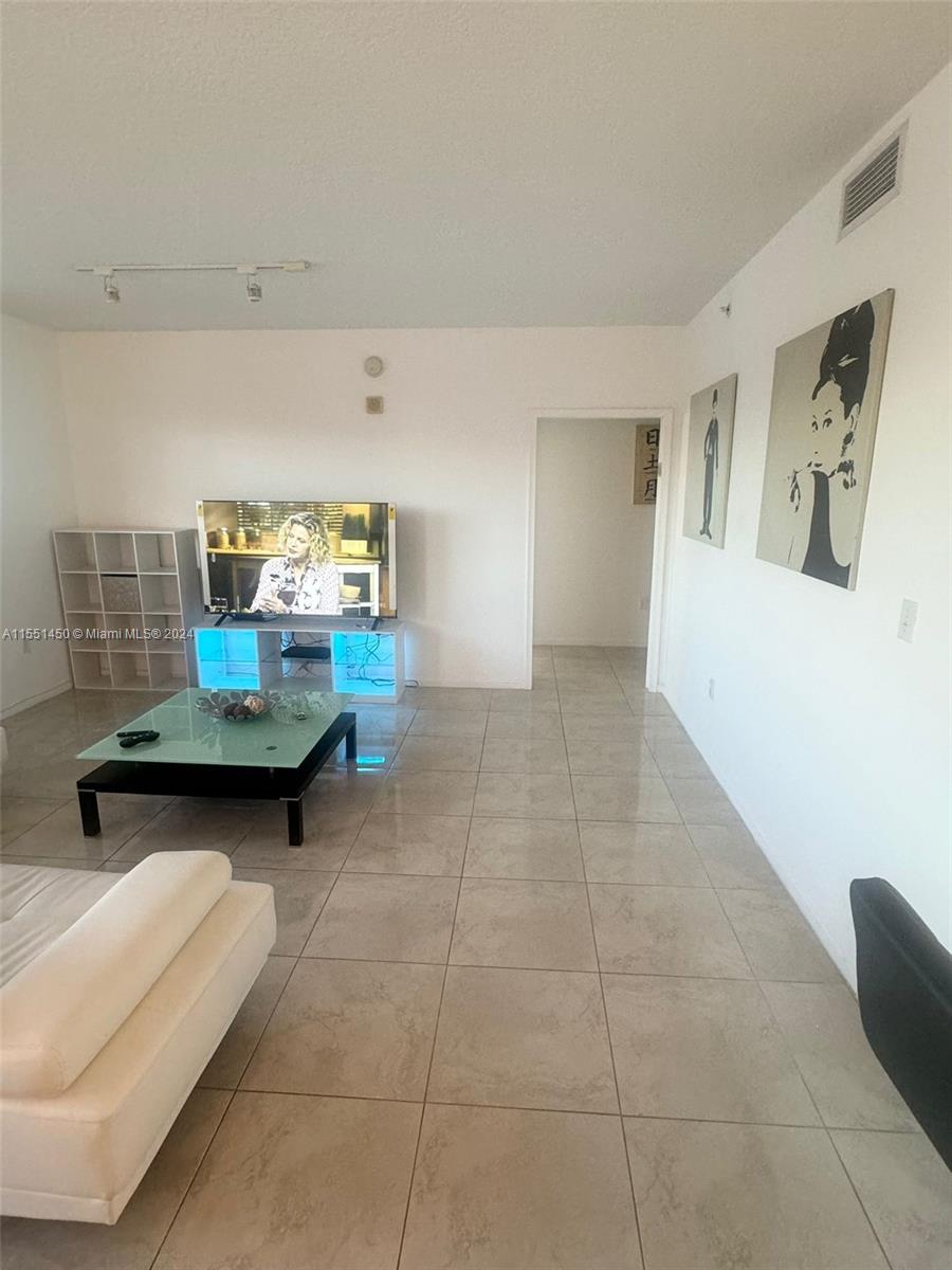 18800 NE 29th Ave 1018, Aventura, Florida 33180, 3 Bedrooms Bedrooms, ,2 BathroomsBathrooms,Residentiallease,For Rent,18800 NE 29th Ave 1018,A11551450