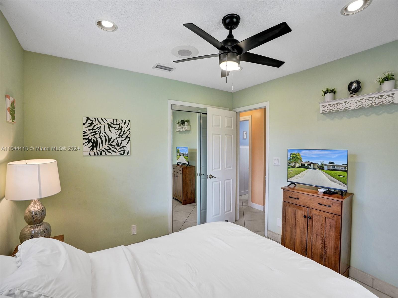 3810 12th Ter, Pompano Beach, FL, 33064 United States, 3 Bedrooms Bedrooms, ,2 BathroomsBathrooms,Residential,For Sale,12th Ter,A11544116