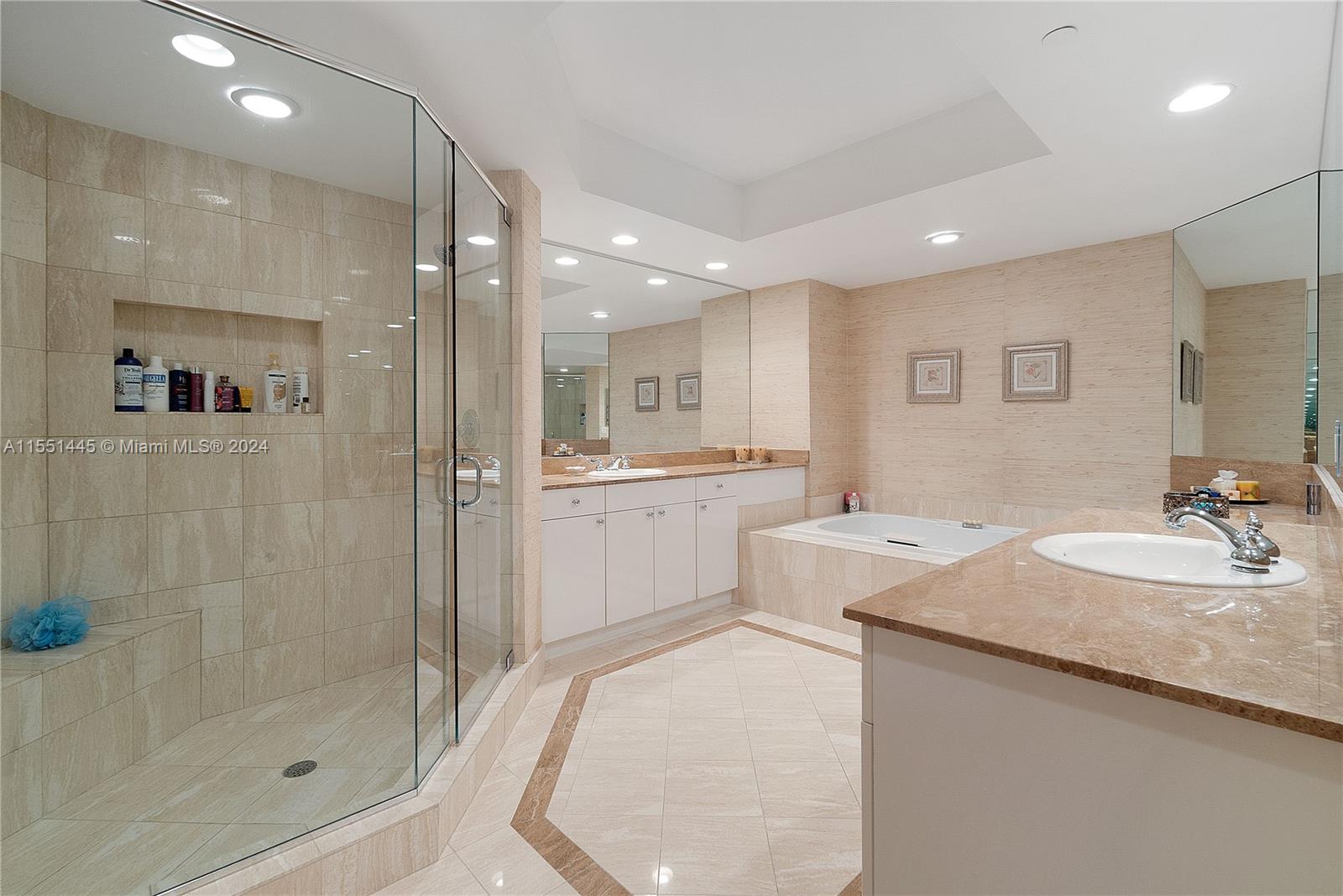 21050 Point Pl 2702, Aventura, Florida 33180, 3 Bedrooms Bedrooms, ,2 BathroomsBathrooms,Residential,For Sale,21050 Point Pl 2702,A11551445