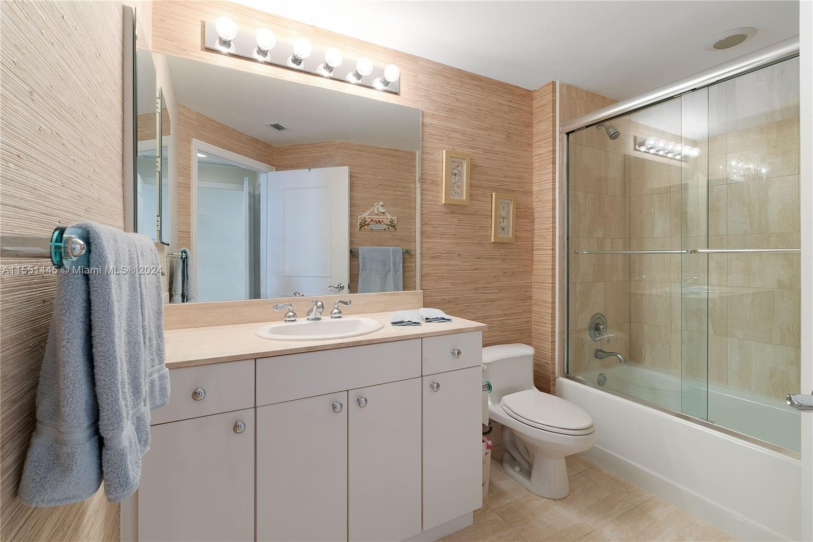 21050 Point Pl 2702, Aventura, Florida 33180, 3 Bedrooms Bedrooms, ,2 BathroomsBathrooms,Residential,For Sale,21050 Point Pl 2702,A11551445