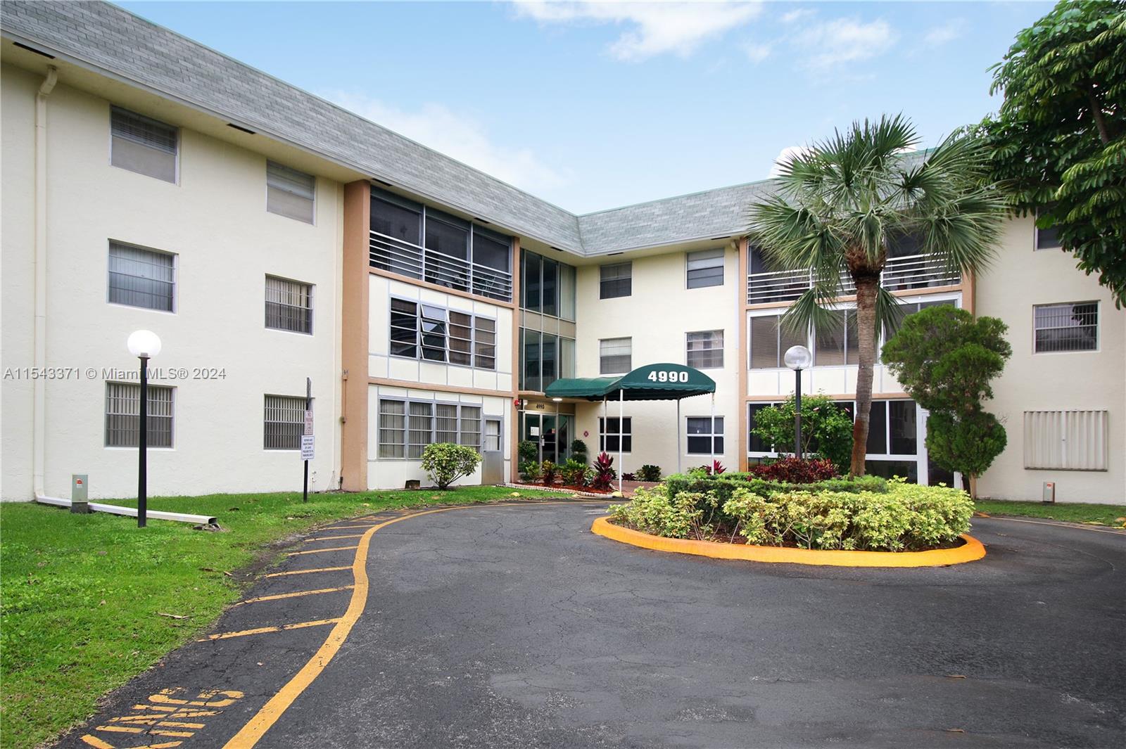 4990 Sabal Palm Blvd, Tamarac, FL, 33319 United States, 2 Bedrooms Bedrooms, ,2 BathroomsBathrooms,Residential,For Sale,Sabal Palm Blvd,A11543371
