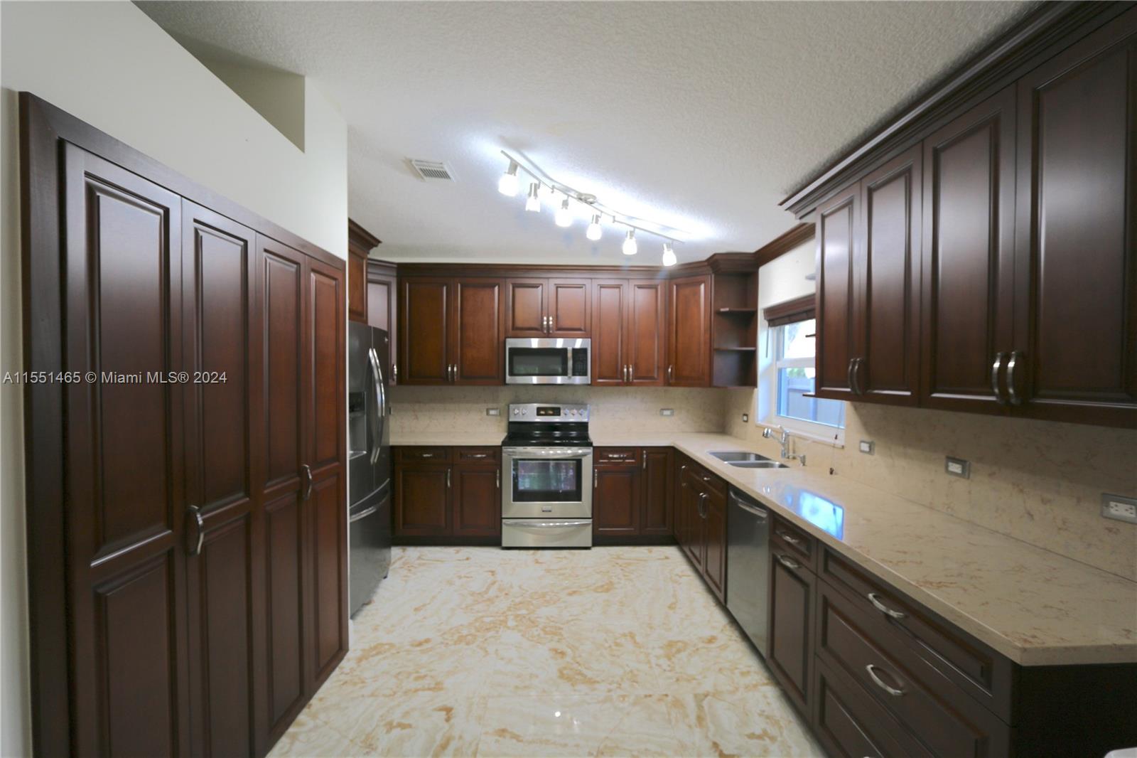 27953 136th Pl, Homestead, FL, 33032 United States, 3 Bedrooms Bedrooms, ,2 BathroomsBathrooms,Residential,For Sale,136th Pl,A11551465