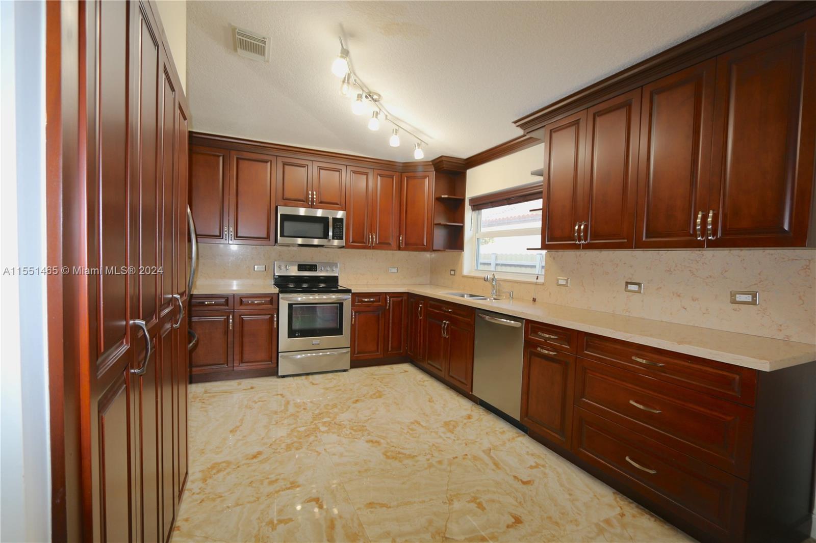 27953 136th Pl, Homestead, FL, 33032 United States, 3 Bedrooms Bedrooms, ,2 BathroomsBathrooms,Residential,For Sale,136th Pl,A11551465
