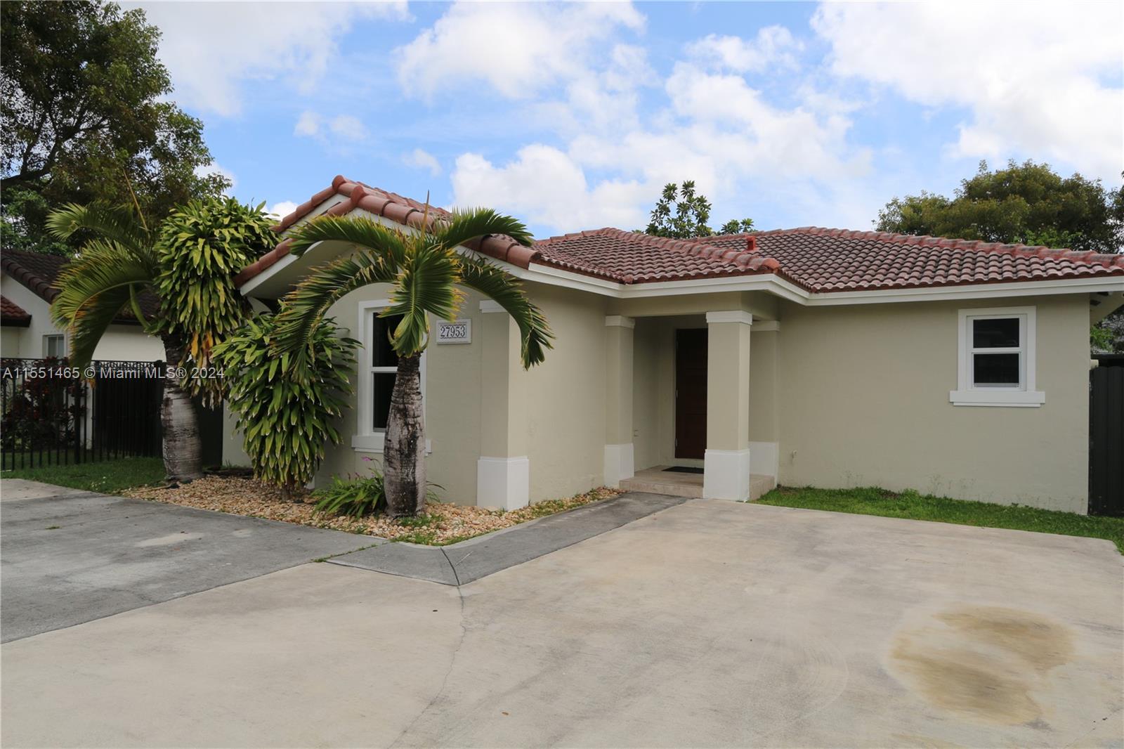 27953 136th Pl, Homestead, FL, 33032 United States, 3 Bedrooms Bedrooms, ,2 BathroomsBathrooms,Residential,For Sale,136th Pl,A11551465