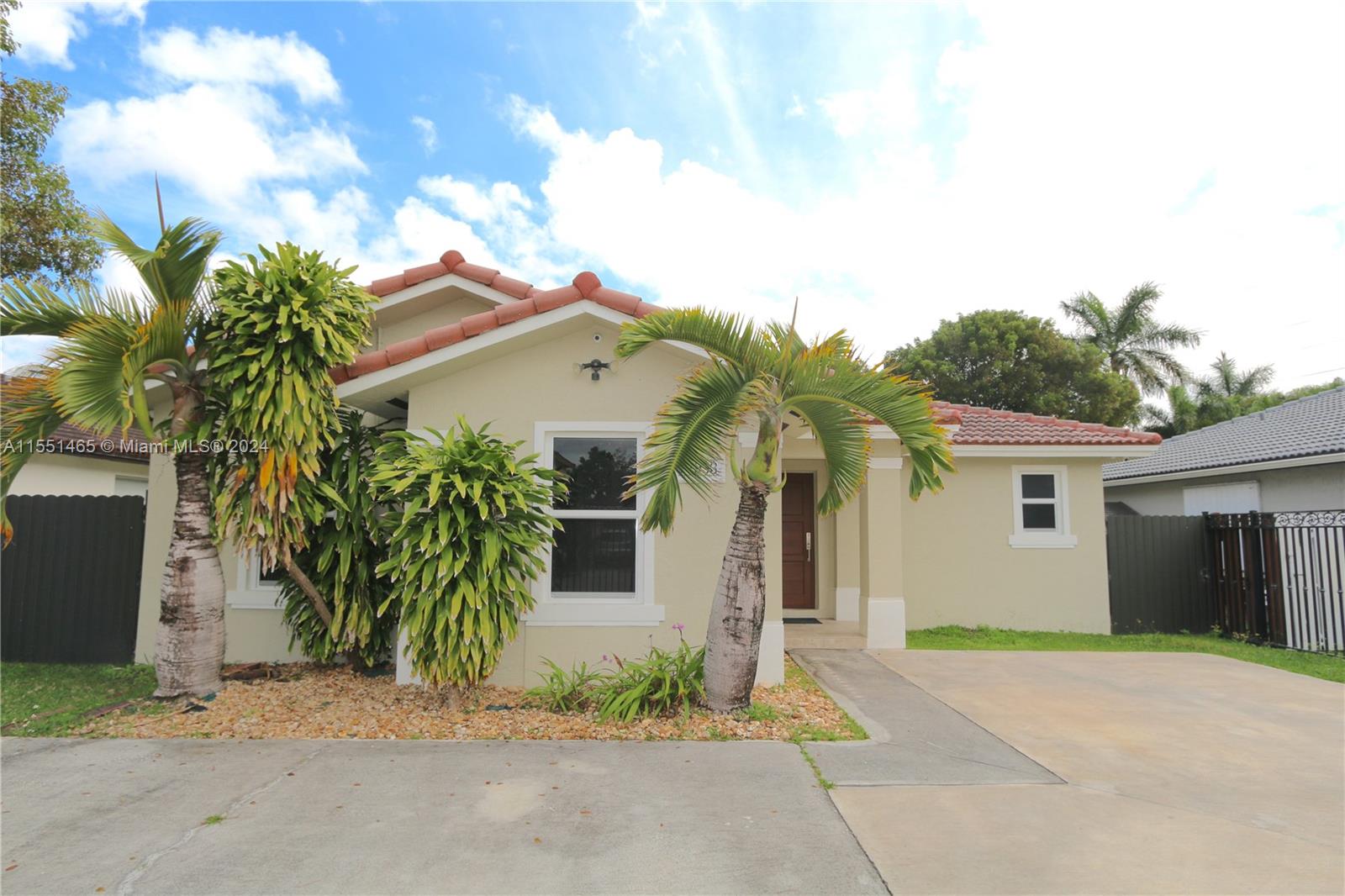 27953 136th Pl, Homestead, FL, 33032 United States, 3 Bedrooms Bedrooms, ,2 BathroomsBathrooms,Residential,For Sale,136th Pl,A11551465