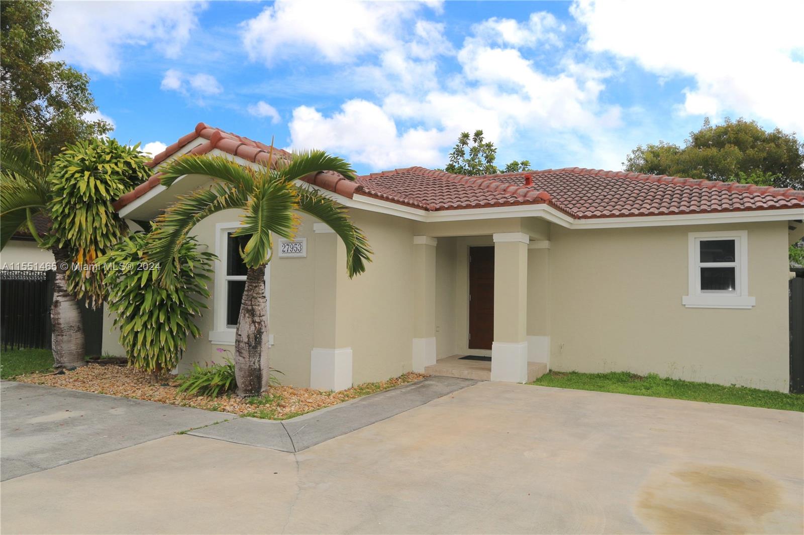 27953 136th Pl, Homestead, FL, 33032 United States, 3 Bedrooms Bedrooms, ,2 BathroomsBathrooms,Residential,For Sale,136th Pl,A11551465