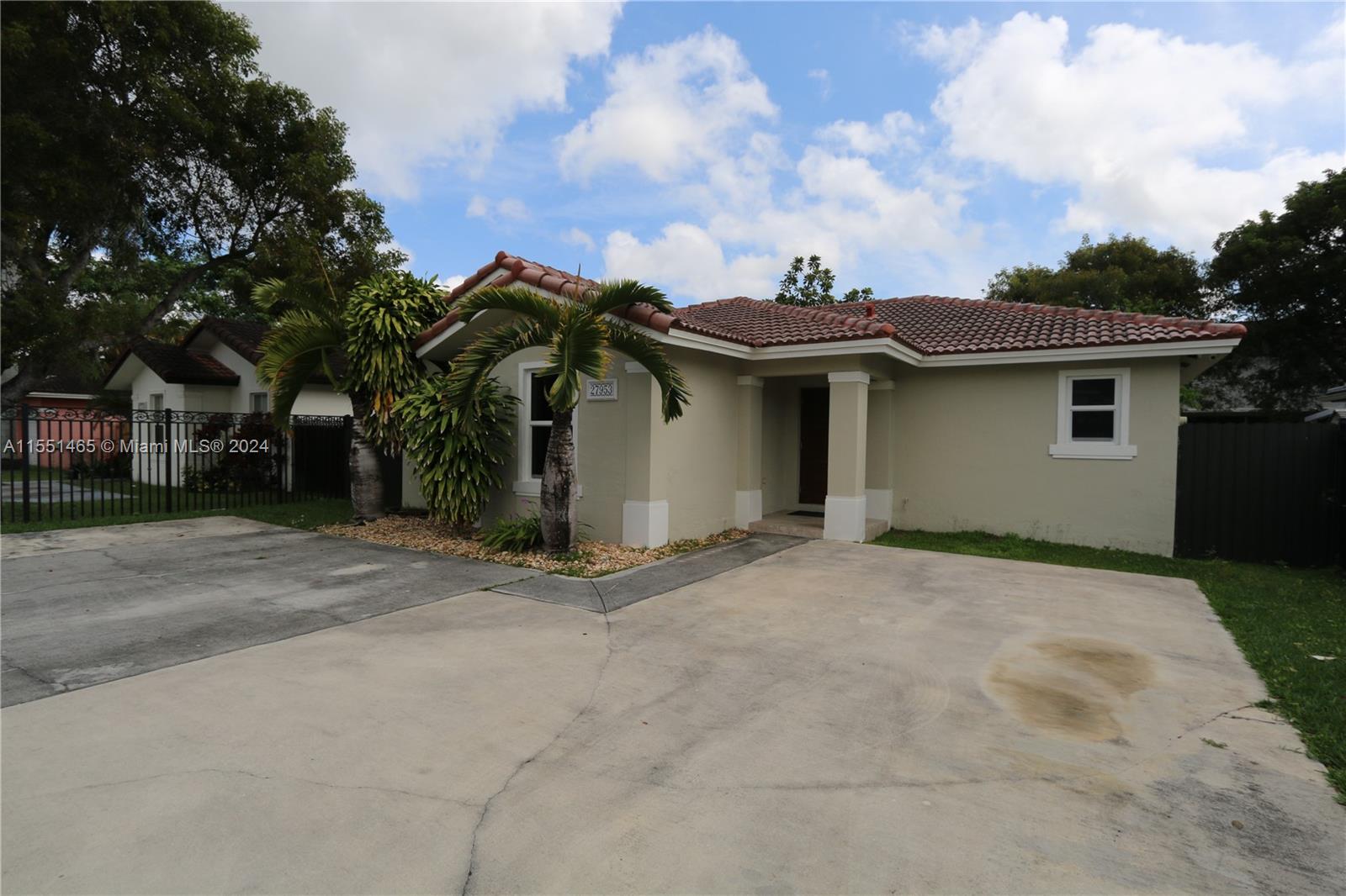 27953 136th Pl, Homestead, FL, 33032 United States, 3 Bedrooms Bedrooms, ,2 BathroomsBathrooms,Residential,For Sale,136th Pl,A11551465