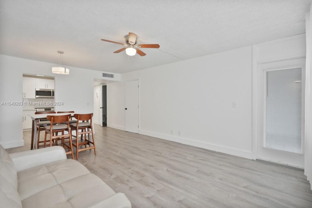 2751 Taft St 401, Hollywood, Florida 33020, 1 Bedroom Bedrooms, ,1 BathroomBathrooms,Residential,For Sale,2751 Taft St 401,A11549263