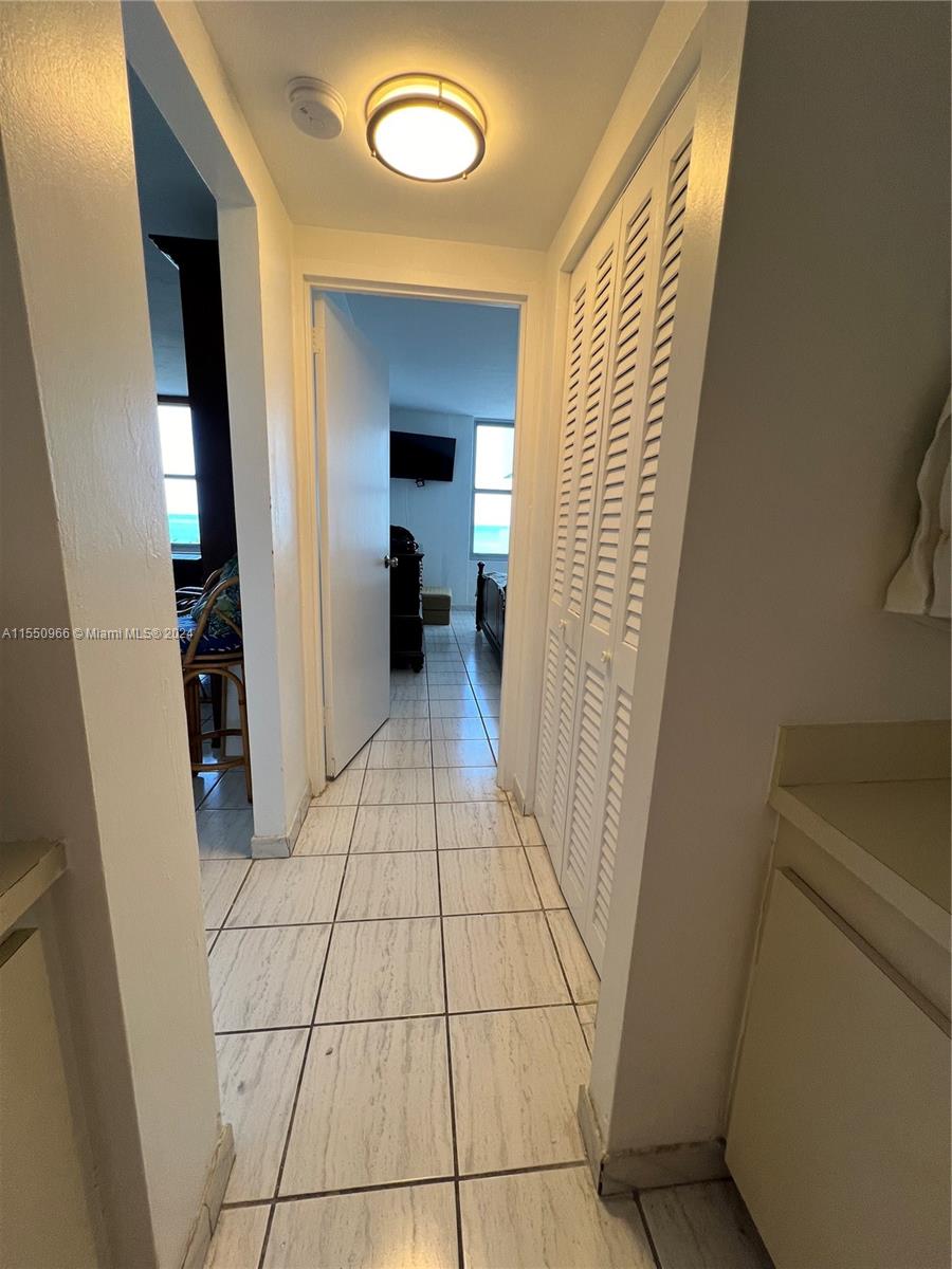 2899 Collins Ave 905, Miami Beach, Florida 33140, 1 Bedroom Bedrooms, ,1 BathroomBathrooms,Residentiallease,For Rent,2899 Collins Ave 905,A11550966