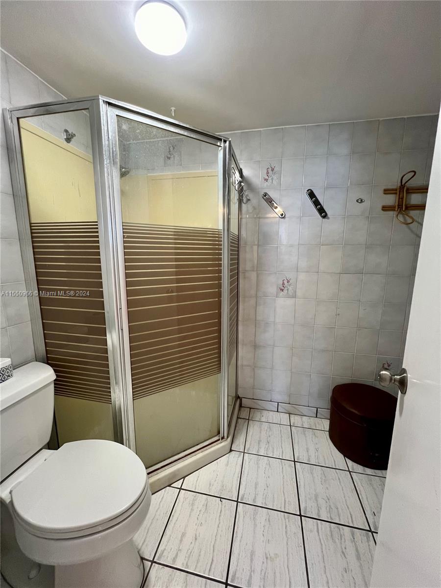 2899 Collins Ave 905, Miami Beach, Florida 33140, 1 Bedroom Bedrooms, ,1 BathroomBathrooms,Residentiallease,For Rent,2899 Collins Ave 905,A11550966