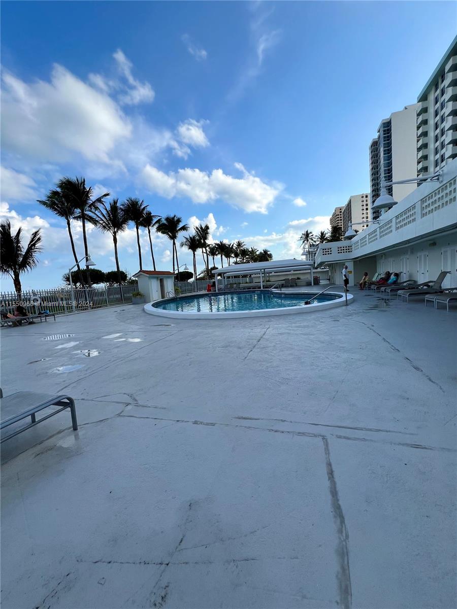 2899 Collins Ave 905, Miami Beach, Florida 33140, 1 Bedroom Bedrooms, ,1 BathroomBathrooms,Residentiallease,For Rent,2899 Collins Ave 905,A11550966