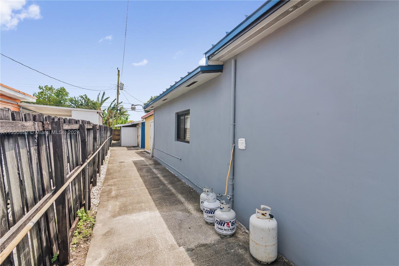 242 16th St, Hialeah, FL, 33010 United States, 5 Bedrooms Bedrooms, ,4 BathroomsBathrooms,Residential,For Sale,16th St,A11550862