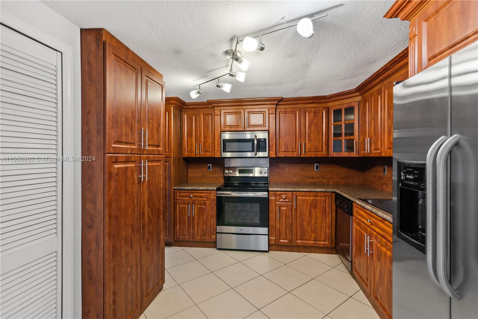 242 16th St, Hialeah, FL, 33010 United States, 5 Bedrooms Bedrooms, ,4 BathroomsBathrooms,Residential,For Sale,16th St,A11550862