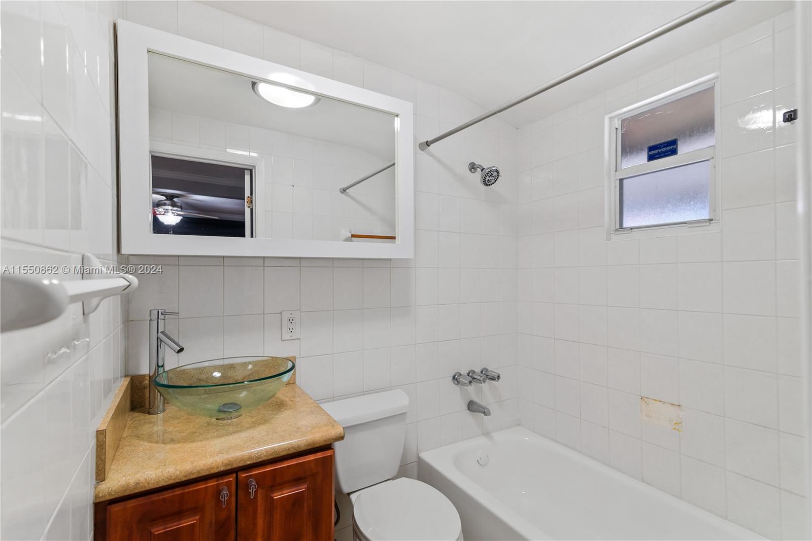 242 16th St, Hialeah, FL, 33010 United States, 5 Bedrooms Bedrooms, ,4 BathroomsBathrooms,Residential,For Sale,16th St,A11550862