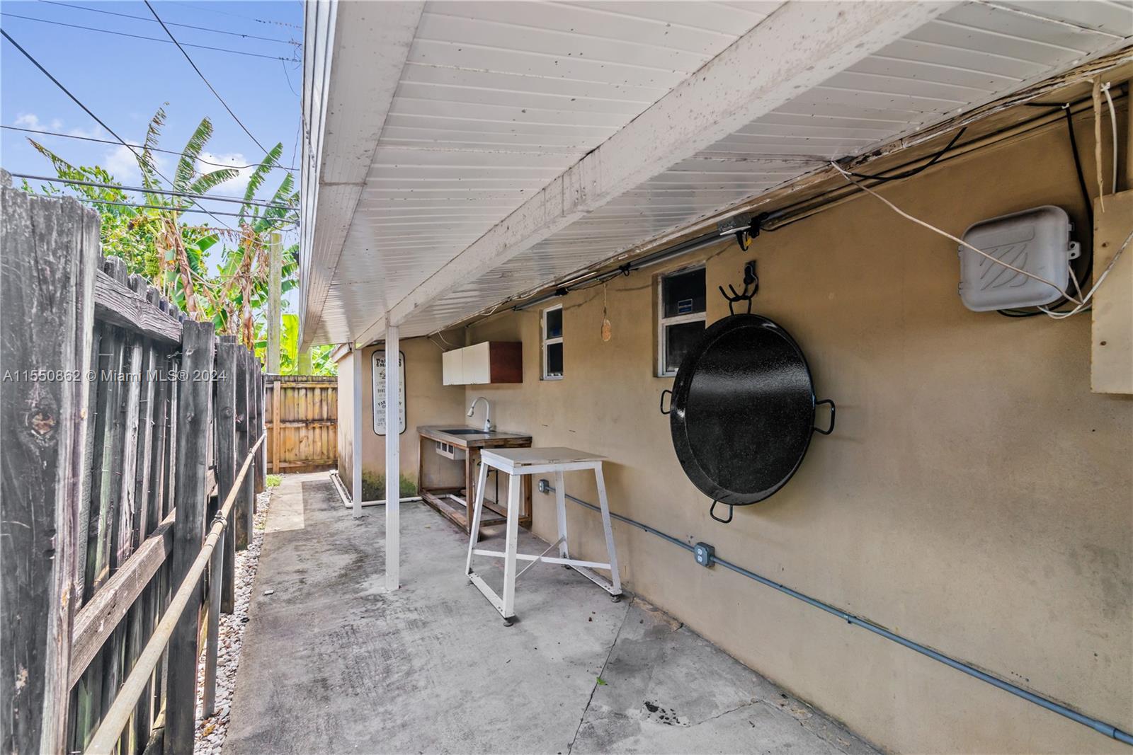 242 16th St, Hialeah, FL, 33010 United States, 5 Bedrooms Bedrooms, ,4 BathroomsBathrooms,Residential,For Sale,16th St,A11550862