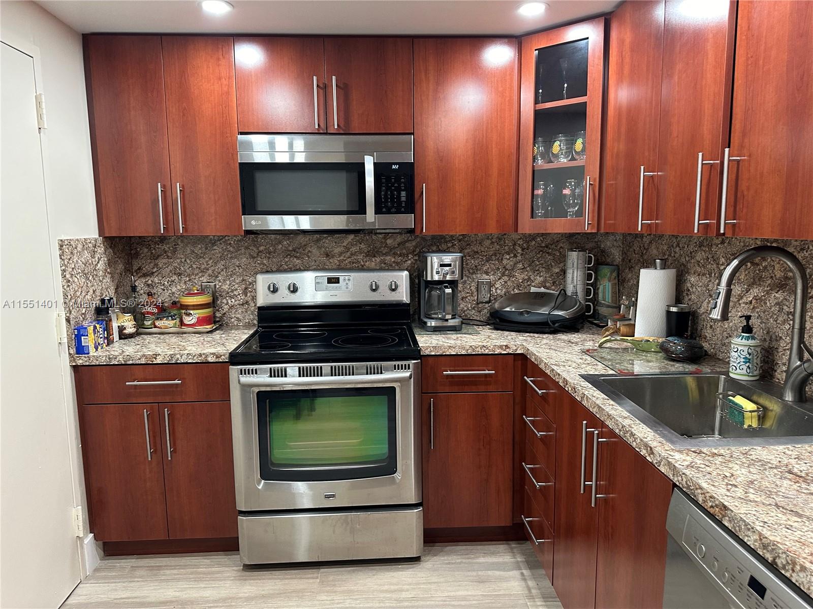 1950 S Ocean Dr 4B, Hallandale Beach, Florida 33009, 1 Bedroom Bedrooms, ,1 BathroomBathrooms,Residentiallease,For Rent,1950 S Ocean Dr 4B,A11551401