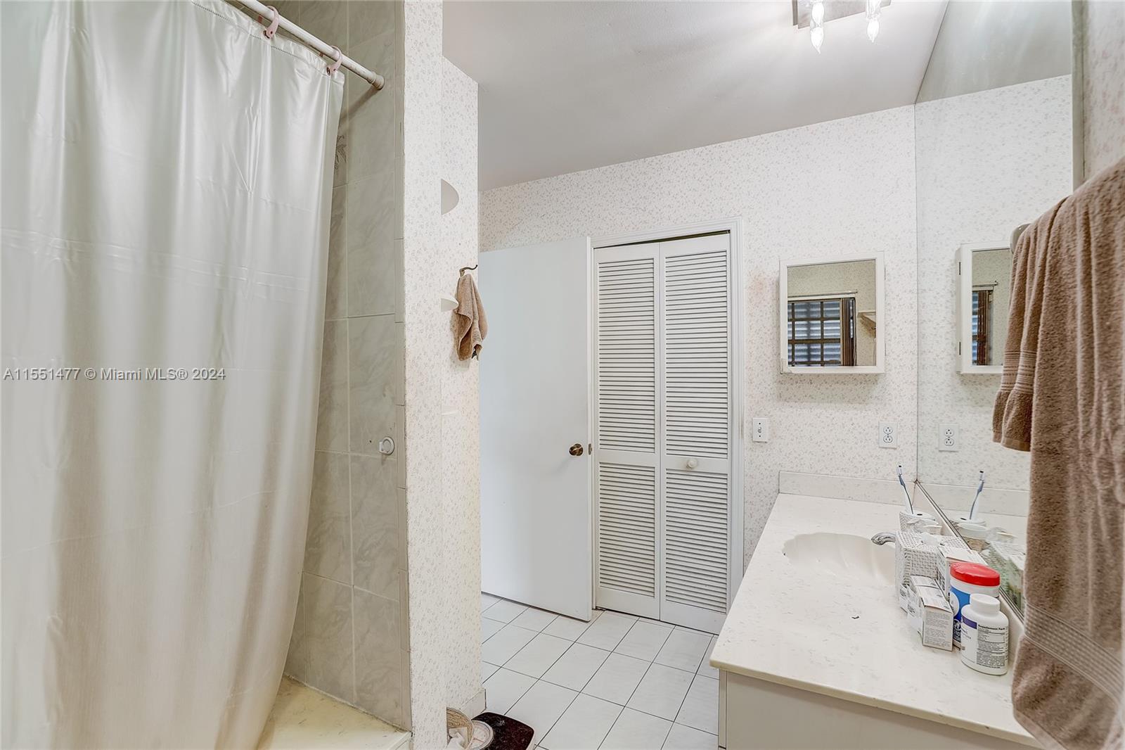 1650 17th St, Homestead, FL, 33030 United States, 4 Bedrooms Bedrooms, ,2 BathroomsBathrooms,Residential,For Sale,17th St,A11551477