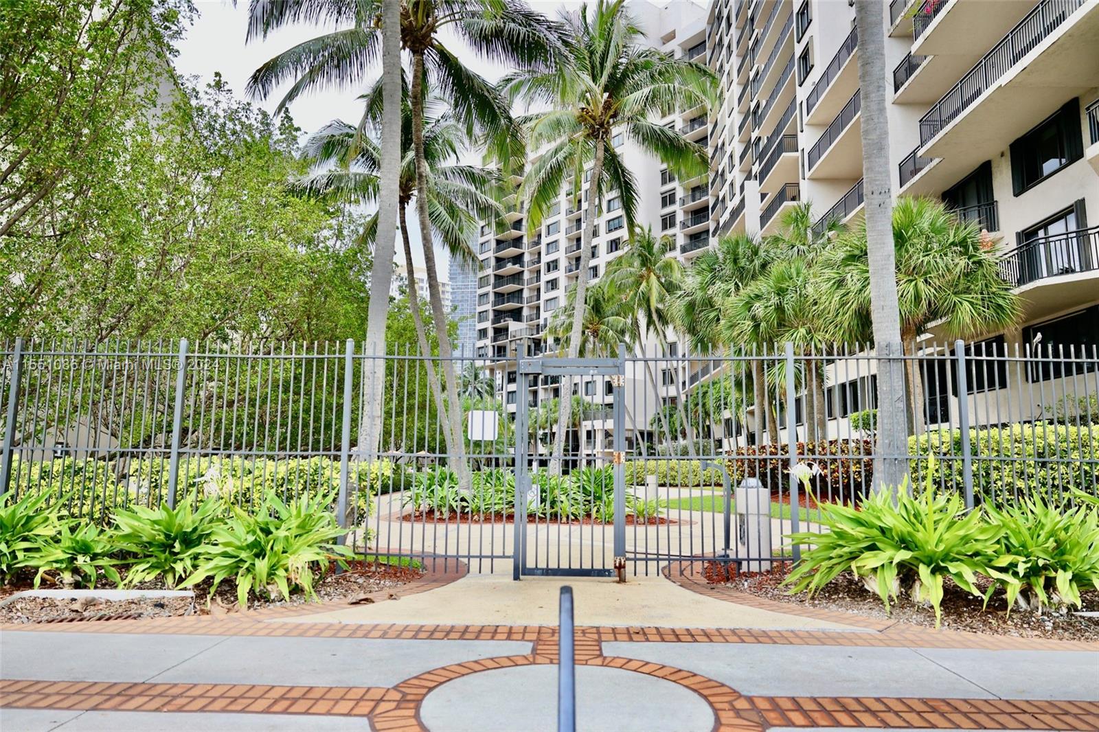540 Brickell Key Dr, Miami, FL, 33131 United States, ,1 BathroomBathrooms,Residential,For Sale,Brickell Key Dr,A11551086