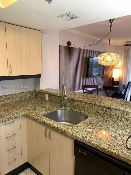 2951 S Bayshore Dr 405, Miami, Florida 33133, 1 Bedroom Bedrooms, ,1 BathroomBathrooms,Residentiallease,For Rent,2951 S Bayshore Dr 405,A11551247