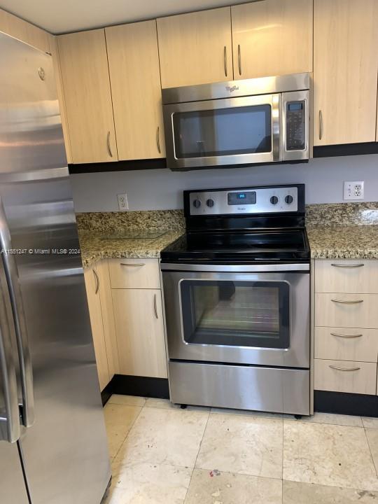 2951 S Bayshore Dr 405, Miami, Florida 33133, 1 Bedroom Bedrooms, ,1 BathroomBathrooms,Residentiallease,For Rent,2951 S Bayshore Dr 405,A11551247