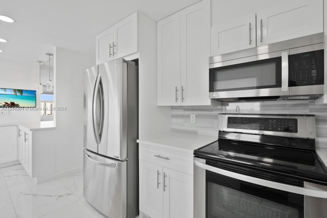 5200 Ocean Blvd, Lauderdale By The Sea, FL, 33308 United States, 2 Bedrooms Bedrooms, ,2 BathroomsBathrooms,Residential,For Sale,Ocean Blvd,A11544984