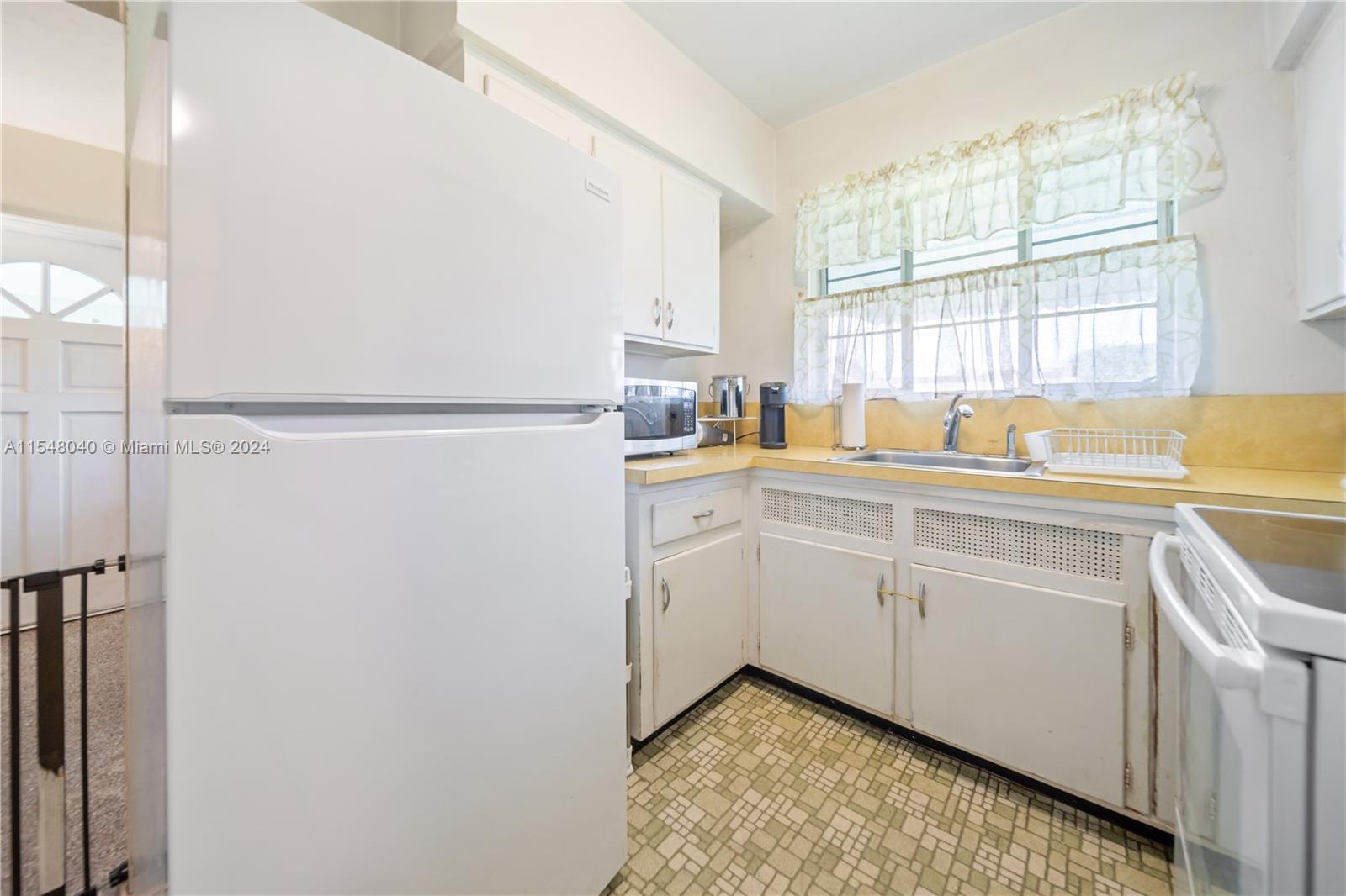 5921 19th St, Miami, FL, 33155 United States, 2 Bedrooms Bedrooms, ,1 BathroomBathrooms,Residential,For Sale,19th St,A11548040