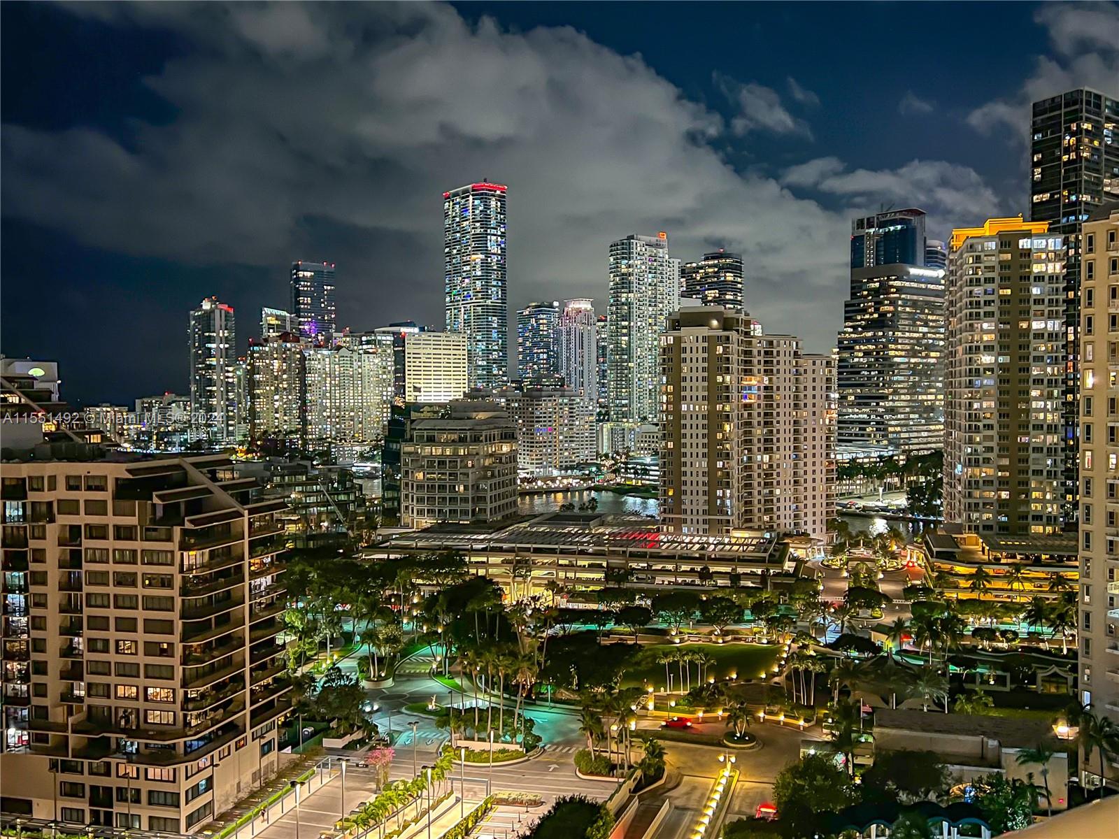 848 Brickell Key Dr, Miami, FL, 33131 United States, 1 Bedroom Bedrooms, ,1 BathroomBathrooms,Residential,For Sale,Brickell Key Dr,A11551492