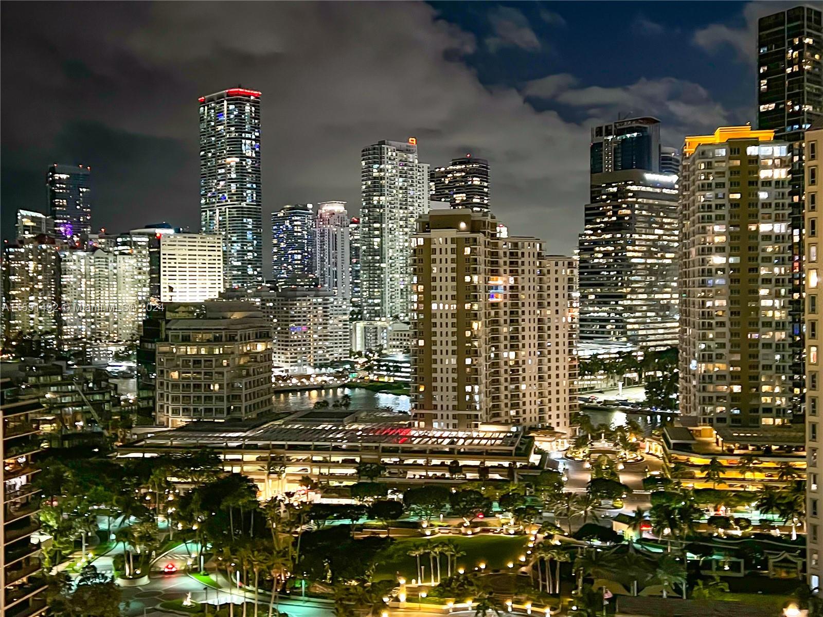 848 Brickell Key Dr, Miami, FL, 33131 United States, 1 Bedroom Bedrooms, ,1 BathroomBathrooms,Residential,For Sale,Brickell Key Dr,A11551492