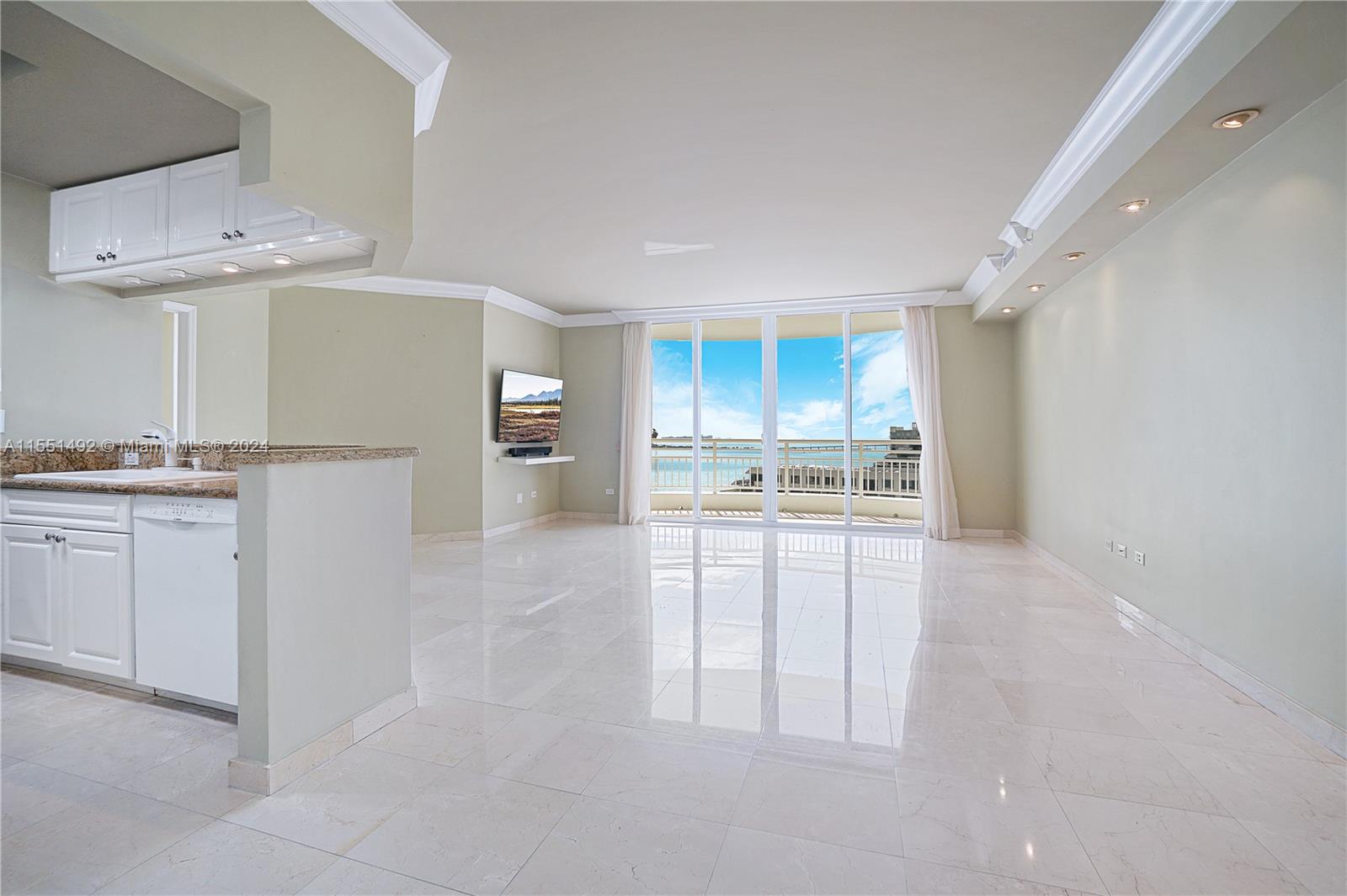 848 Brickell Key Dr, Miami, FL, 33131 United States, 1 Bedroom Bedrooms, ,1 BathroomBathrooms,Residential,For Sale,Brickell Key Dr,A11551492