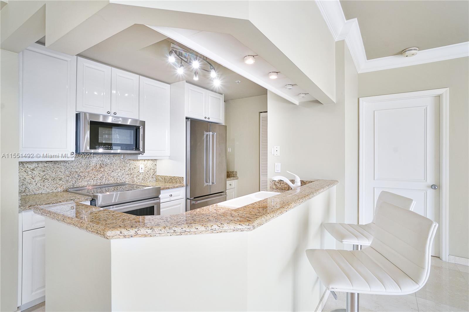 848 Brickell Key Dr, Miami, FL, 33131 United States, 1 Bedroom Bedrooms, ,1 BathroomBathrooms,Residential,For Sale,Brickell Key Dr,A11551492