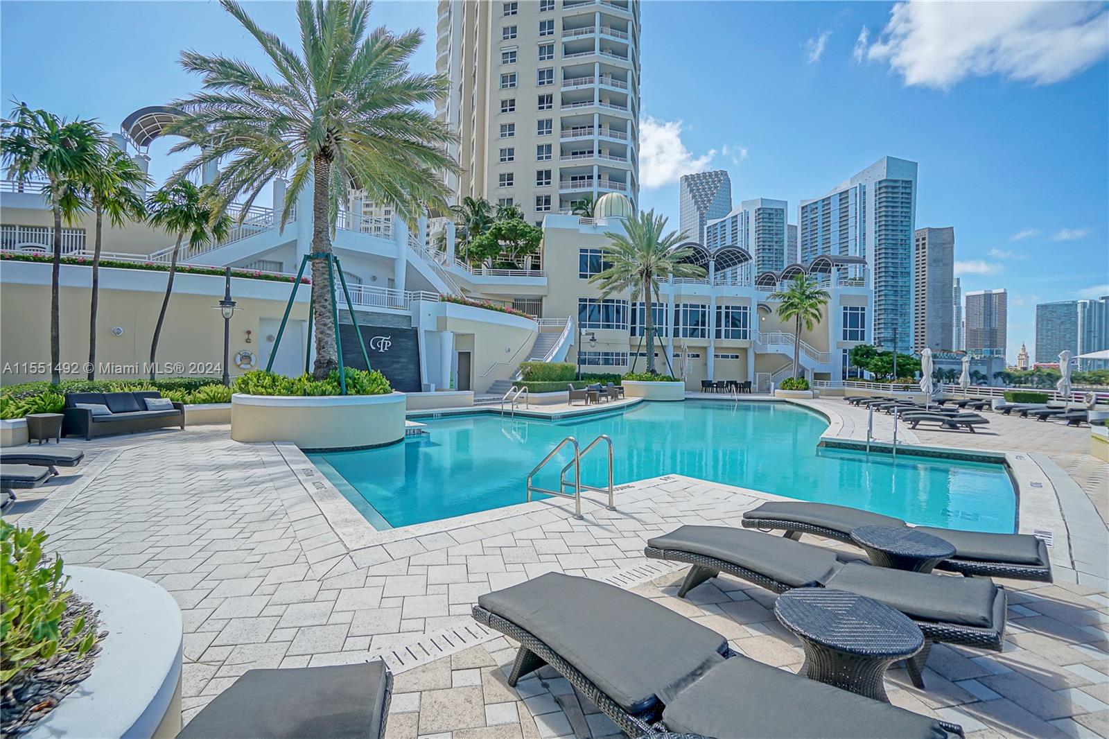 848 Brickell Key Dr, Miami, FL, 33131 United States, 1 Bedroom Bedrooms, ,1 BathroomBathrooms,Residential,For Sale,Brickell Key Dr,A11551492