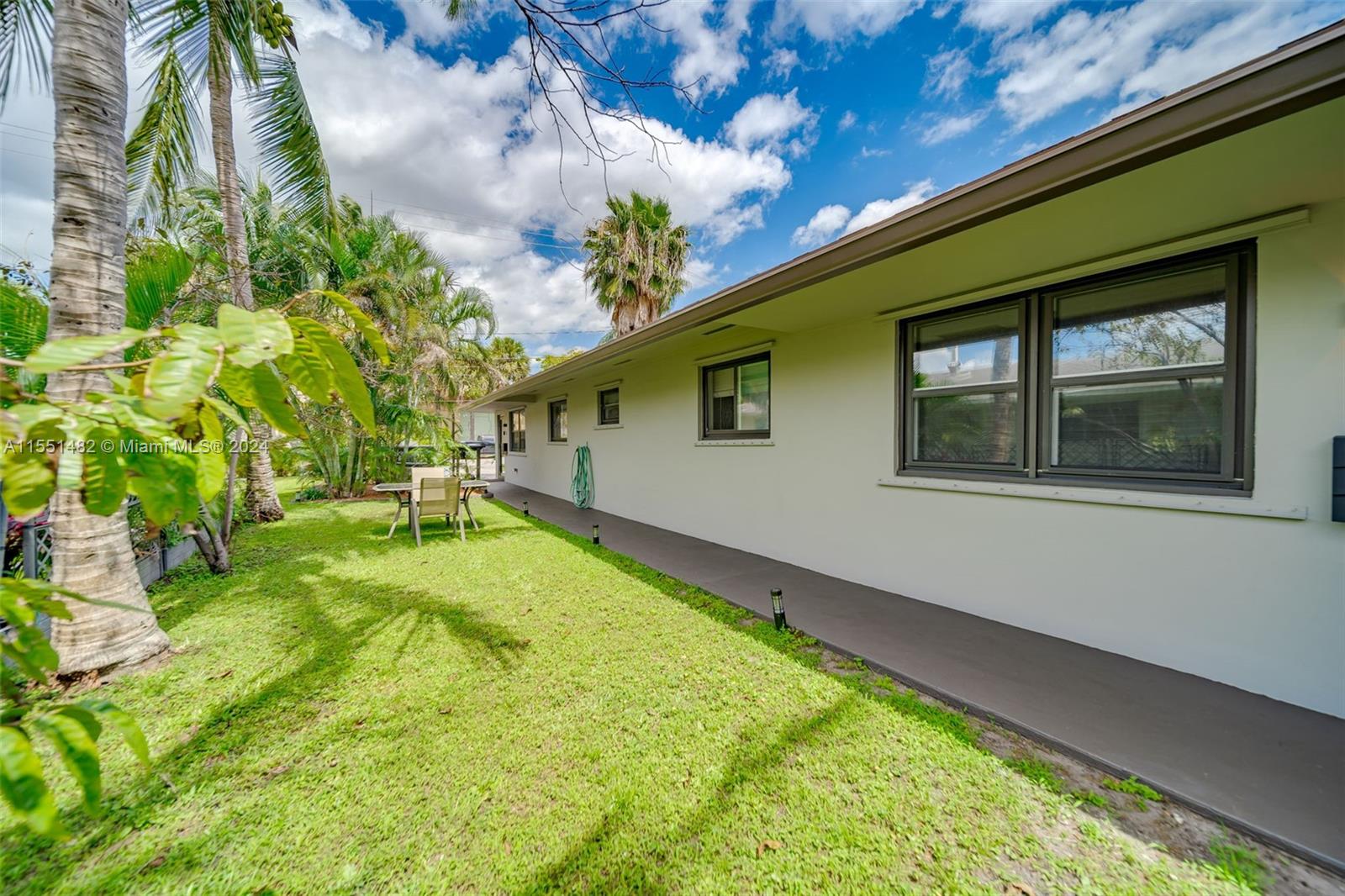 1473 NW 10th St 2, Dania Beach, Florida 33004, 2 Bedrooms Bedrooms, ,2 BathroomsBathrooms,Residentiallease,For Rent,1473 NW 10th St 2,A11551482