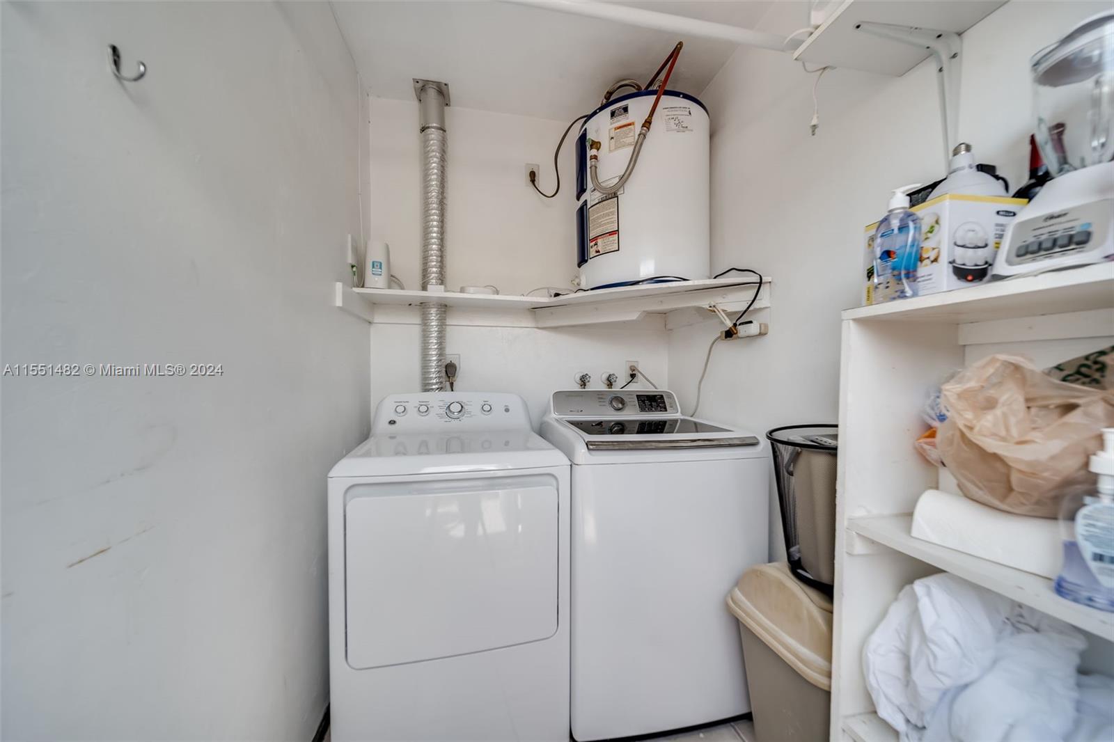 1473 NW 10th St 2, Dania Beach, Florida 33004, 2 Bedrooms Bedrooms, ,2 BathroomsBathrooms,Residentiallease,For Rent,1473 NW 10th St 2,A11551482