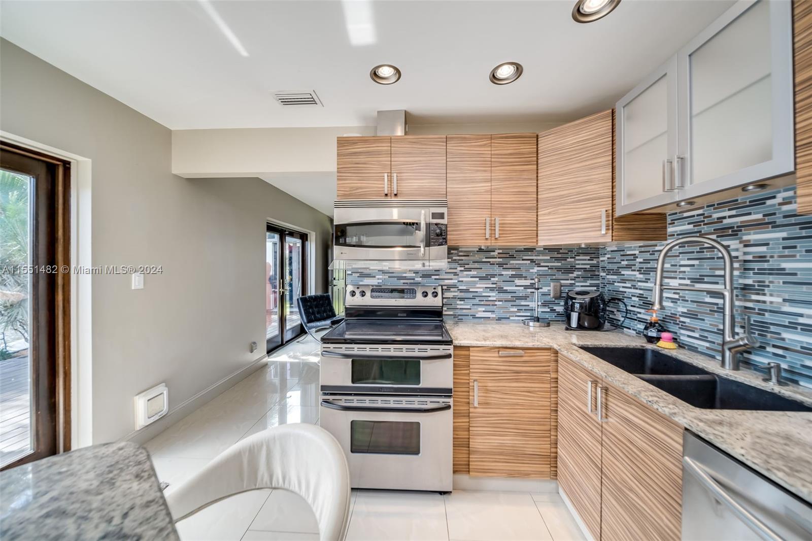 1473 NW 10th St 2, Dania Beach, Florida 33004, 2 Bedrooms Bedrooms, ,2 BathroomsBathrooms,Residentiallease,For Rent,1473 NW 10th St 2,A11551482