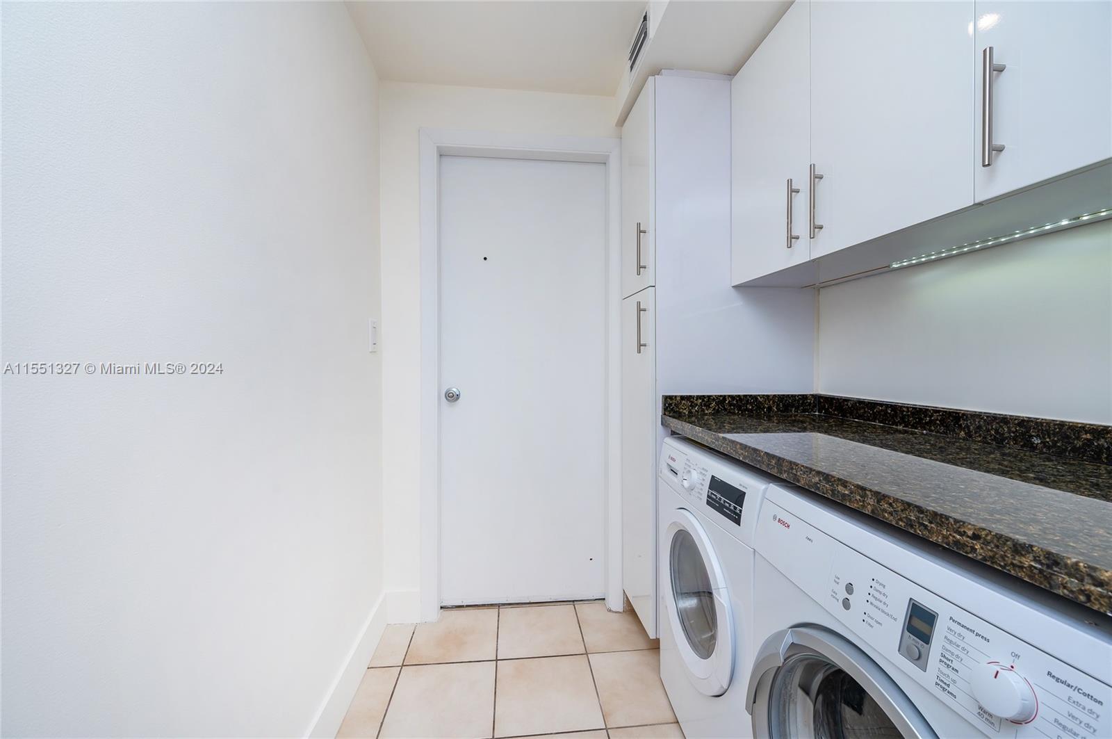 609 Ocean Dr 8G, Key Biscayne, Florida 33149, 2 Bedrooms Bedrooms, ,2 BathroomsBathrooms,Residentiallease,For Rent,609 Ocean Dr 8G,A11551327