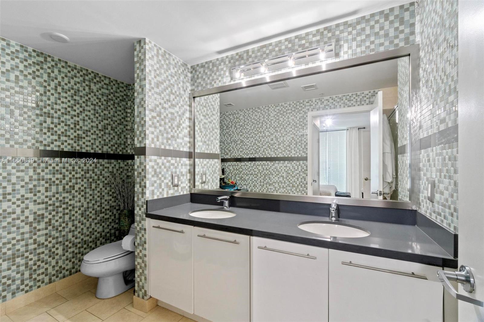 90 3rd St, Miami, FL, 33130 United States, 2 Bedrooms Bedrooms, ,2 BathroomsBathrooms,Residential,For Sale,3rd St,A11550839