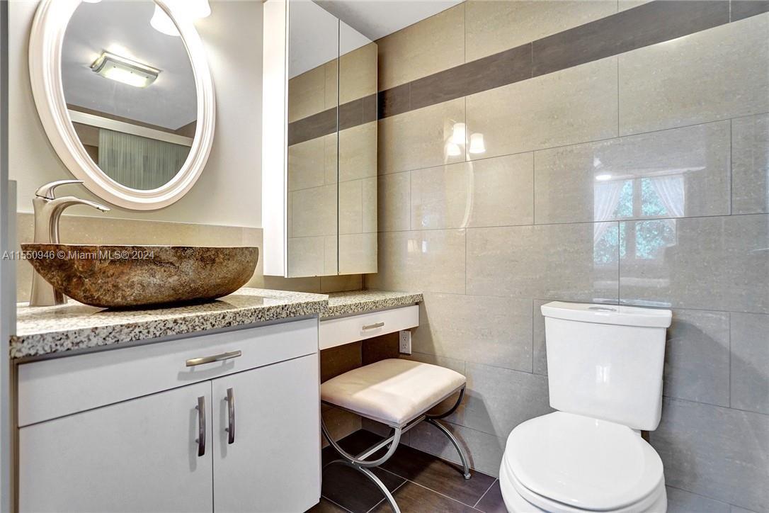 4899 26th Ct, Lauderdale Lakes, FL, 33313 United States, 2 Bedrooms Bedrooms, ,2 BathroomsBathrooms,Residential,For Sale,26th Ct,A11550946